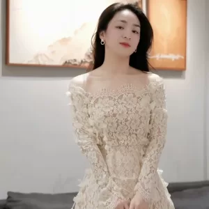 HCOM79510 -  Chiếc đầm ren hoa trễ vai mang đến vẻ đẹp nhẹ nhàng mà sang trọng